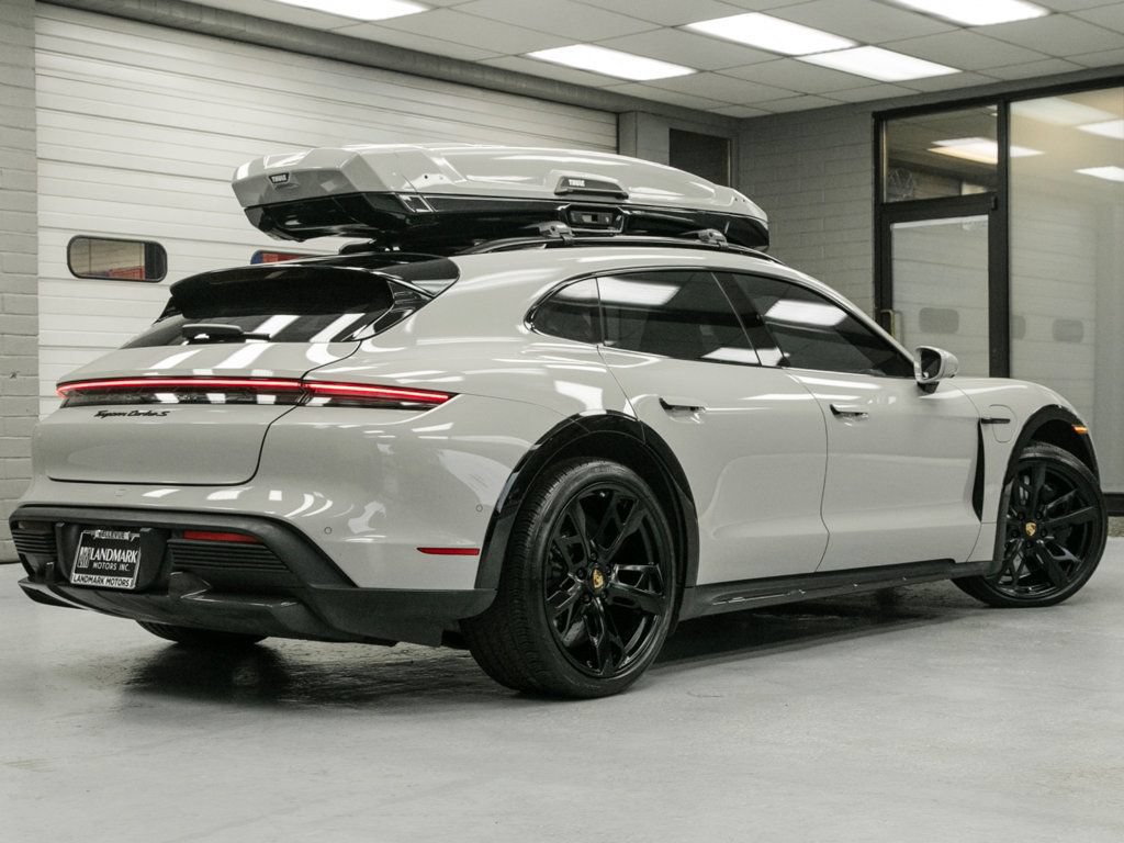 Used 2022 Porsche Taycan Turbo S AWD/4WD image 40