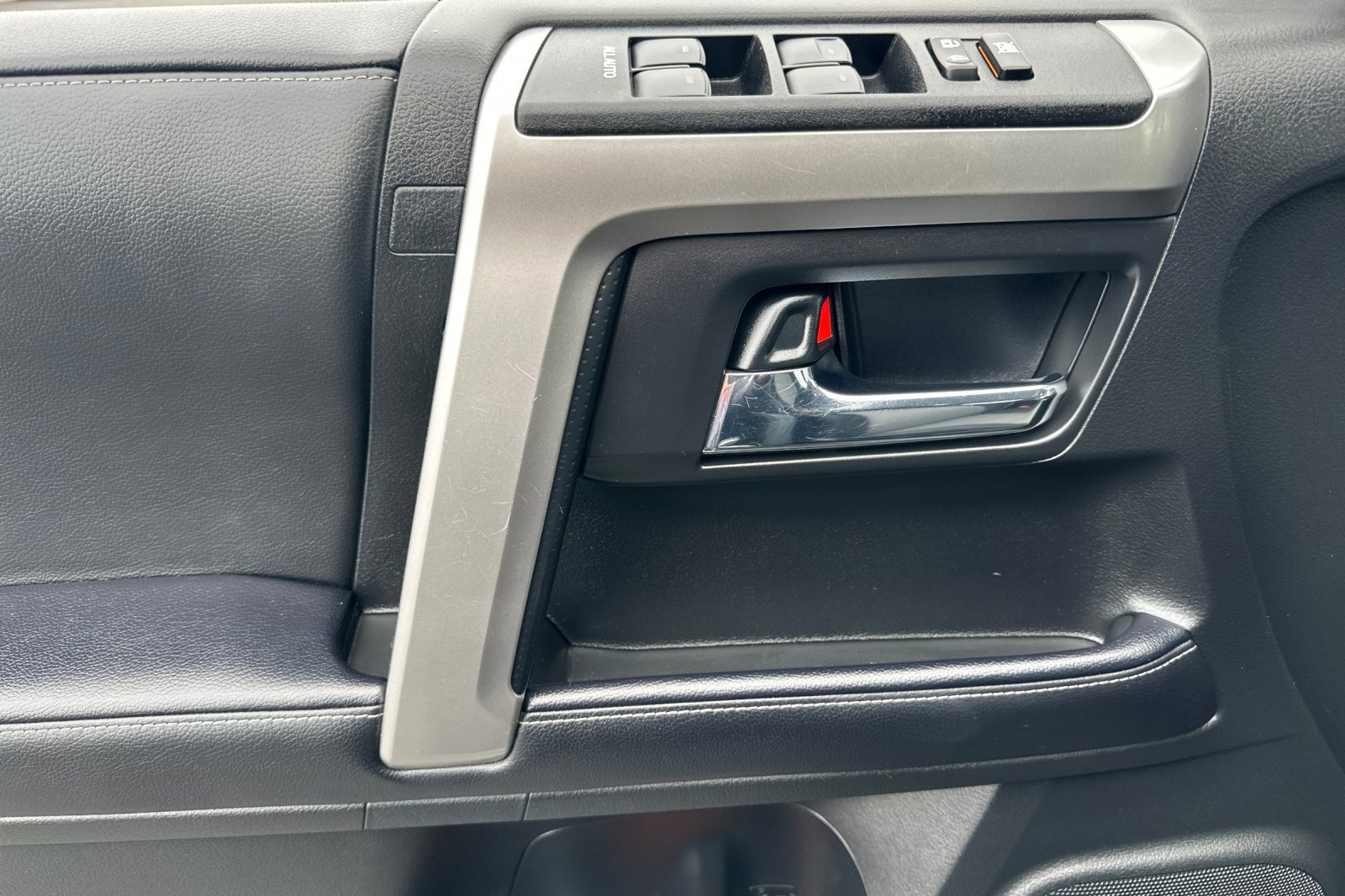 Used 2024 Toyota 4Runner SR5 image 12