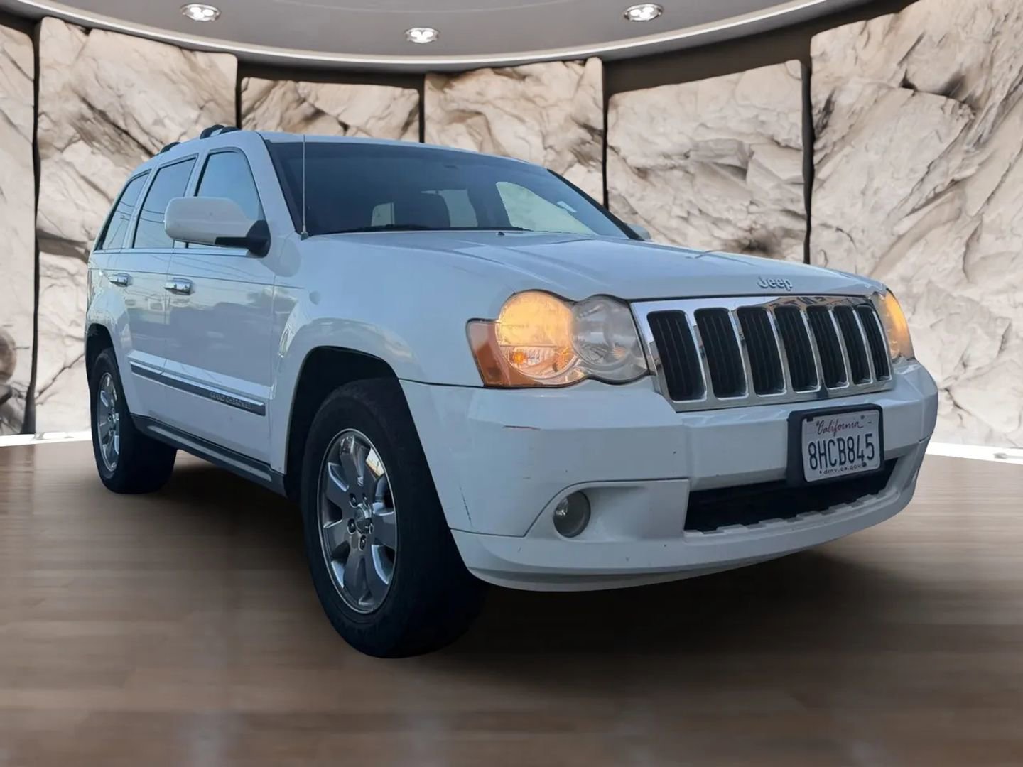 Used 2010 Jeep Grand Cherokee Limited w/ Trailer Tow Group IV RWD image 2