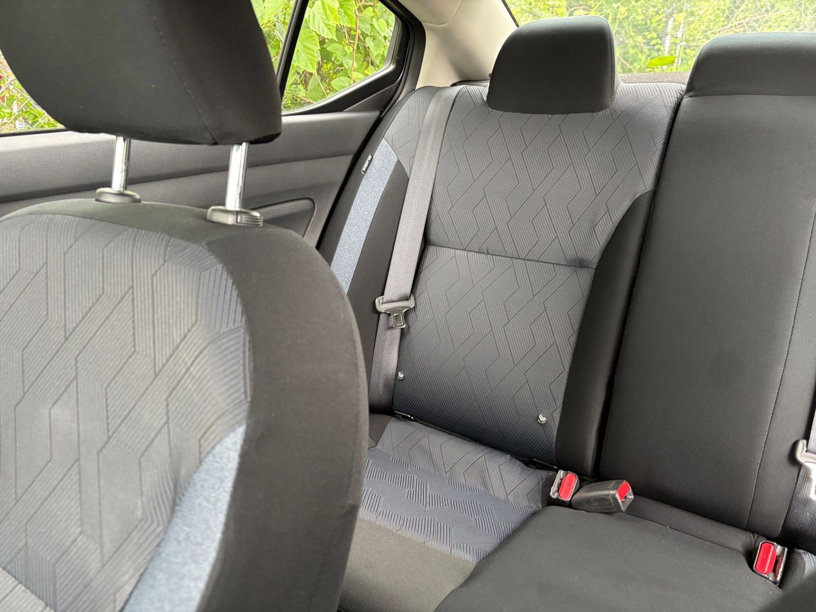 Used 2025 Nissan Versa SV FWD image 37