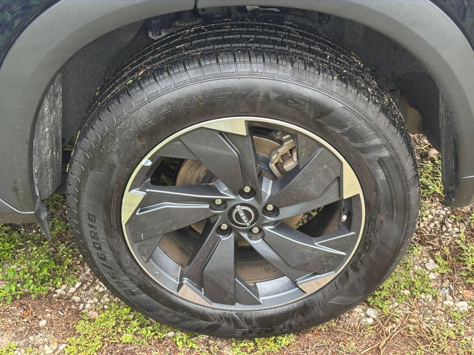 Used 2025 Nissan Rogue SV FWD image 30