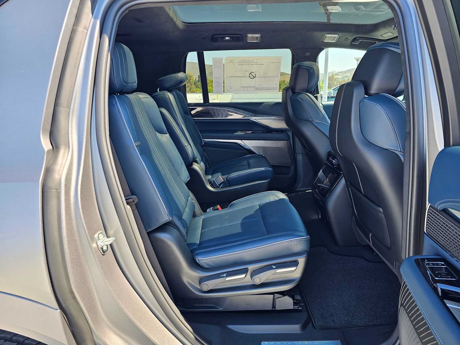 New 2026 Cadillac Escalade IQL Sport 2 w/ LPO, ONYX Package AWD/4WD image 12