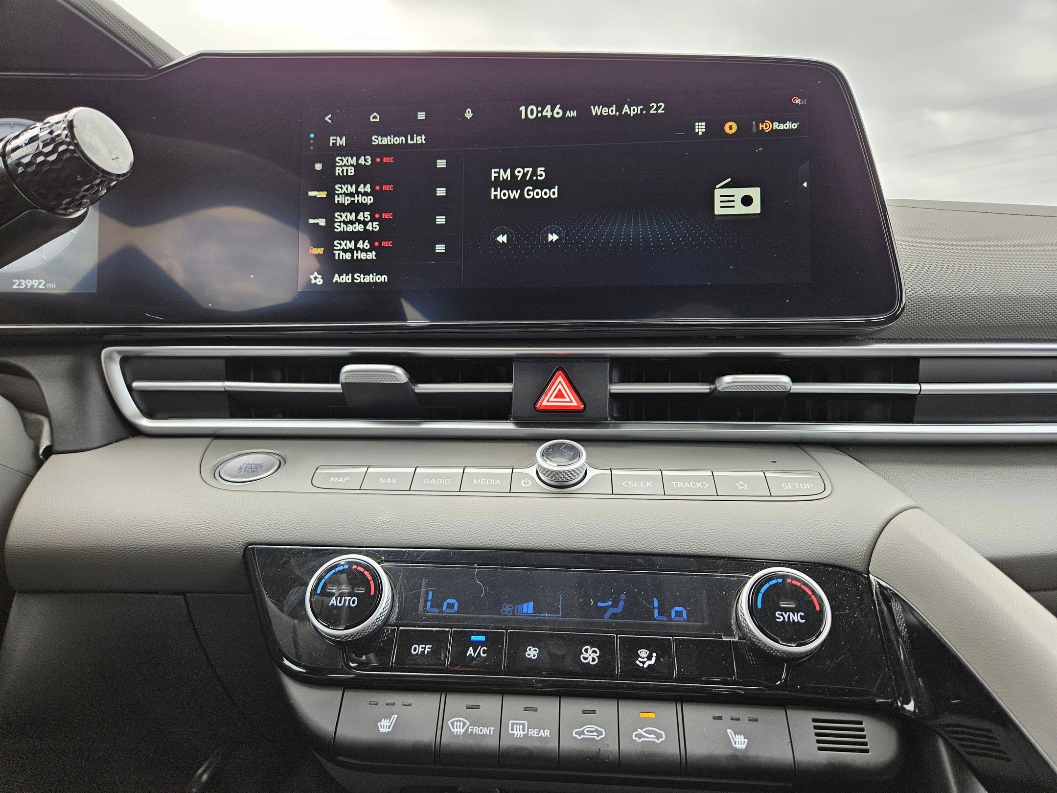 Used 2025 Hyundai Elantra SEL FWD image 27