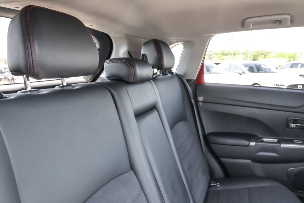Used 2024 Mitsubishi Outlander Sport SE AWD/4WD image 32