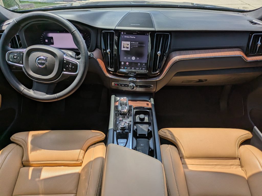 Certified 2024 Volvo XC60 B5 Ultimate w/ Protection Package Premier AWD/4WD image 15