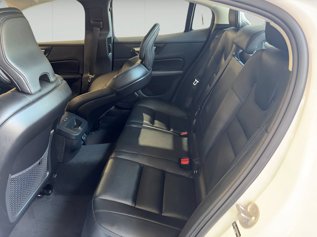 Used 2025 Volvo S60 B5 Plus FWD image 21