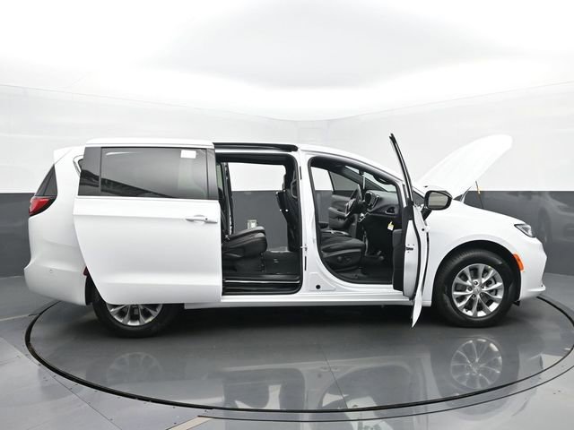 New 2025 Chrysler Pacifica Select w/ Uconnect Theater Family Group AWD/4WD image 57