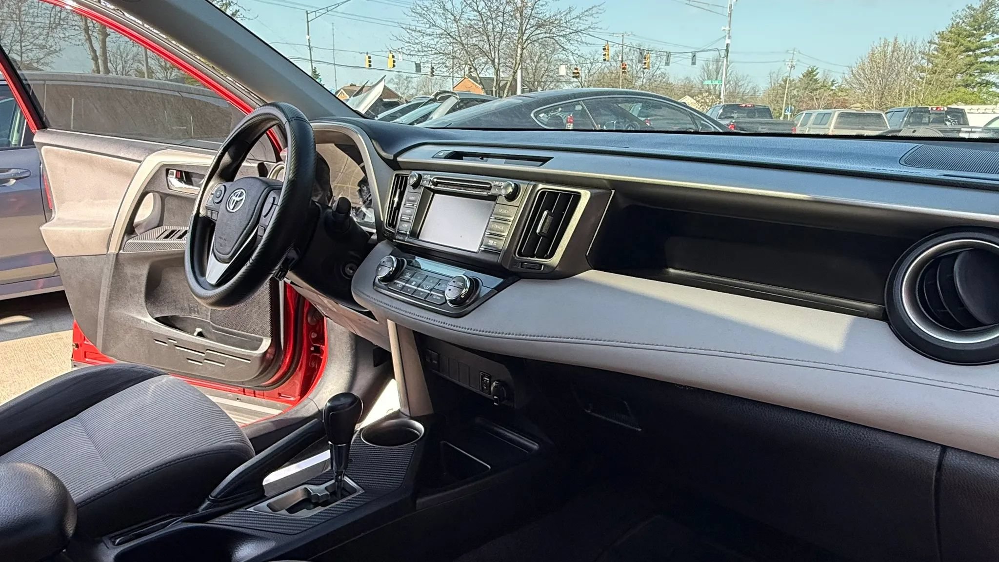 Used 2015 Toyota RAV4 XLE AWD/4WD image 11
