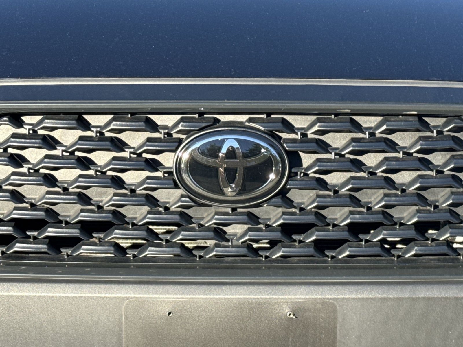 Used 2023 Toyota Corolla Cross LE AWD/4WD image 12