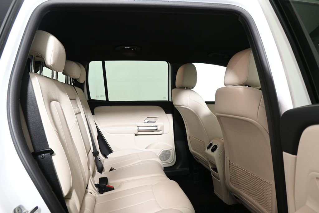 Certified 2025 Mercedes-Benz GLB 250 4MATIC image 21