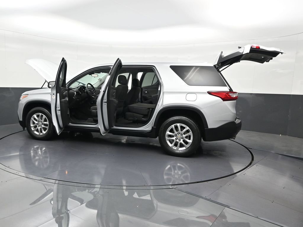 Used 2021 Chevrolet Traverse LS image 35