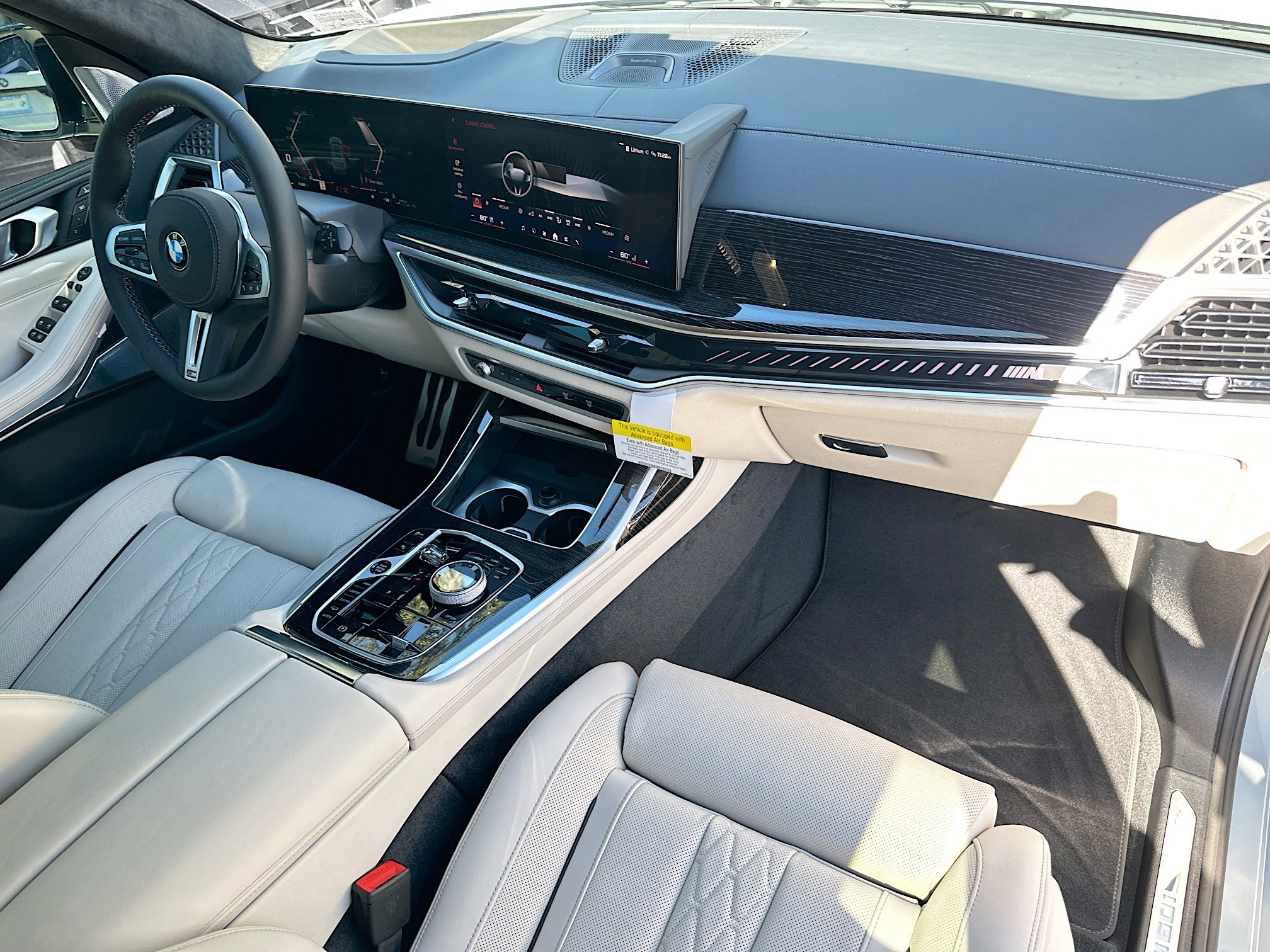 New 2026 BMW X7 M60i image 25