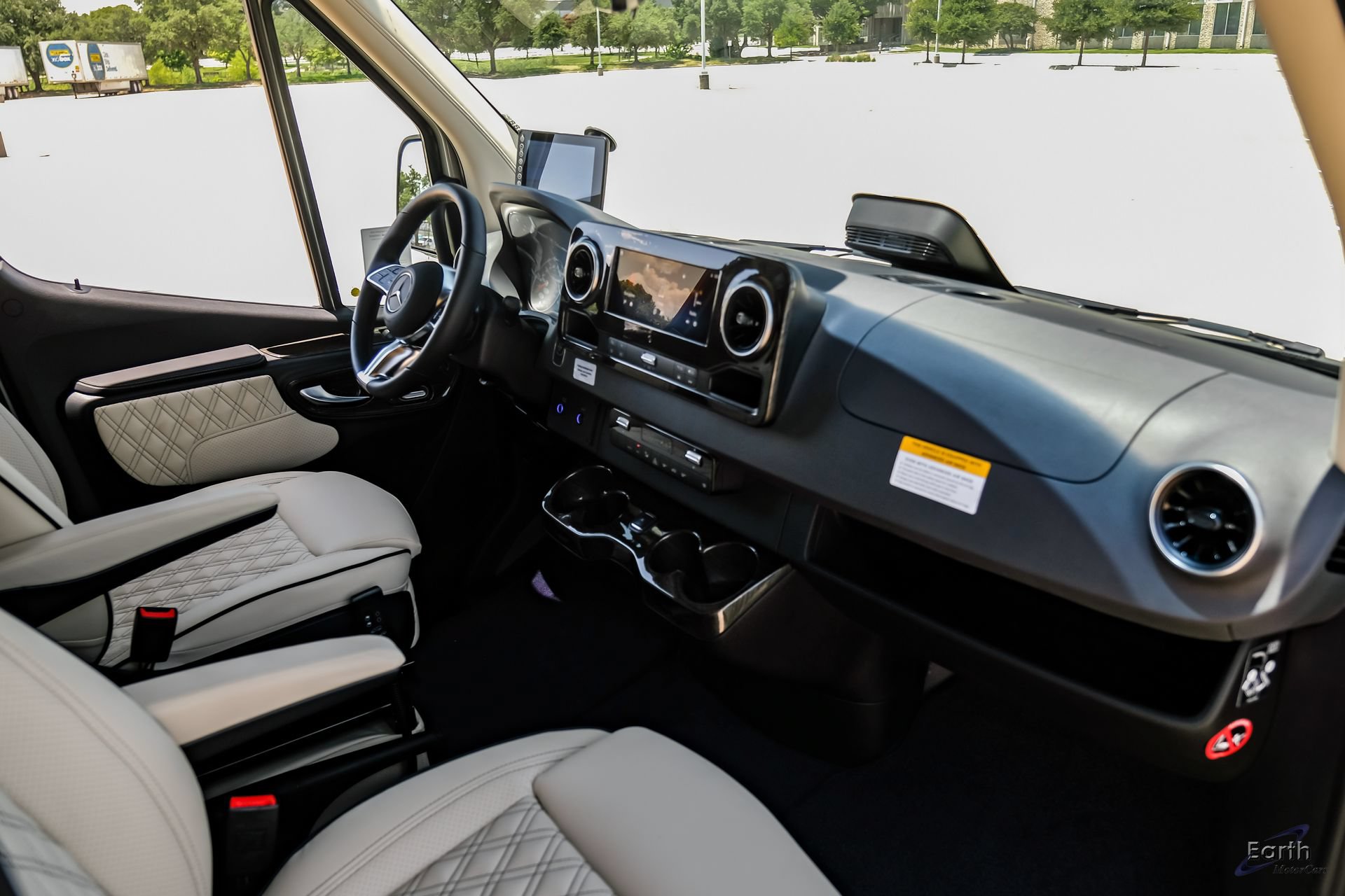 Used 2025 Mercedes-Benz Sprinter 3500 image 43