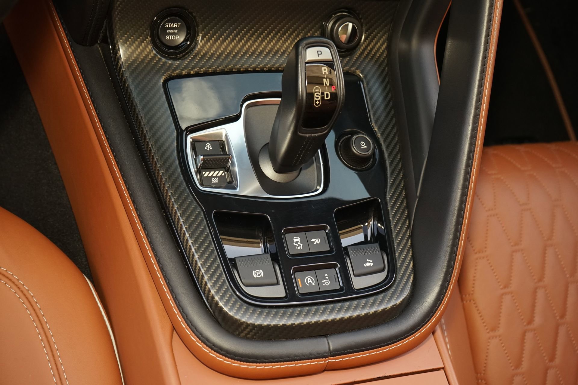 Used 2017 Jaguar F-TYPE SVR AWD/4WD image 24