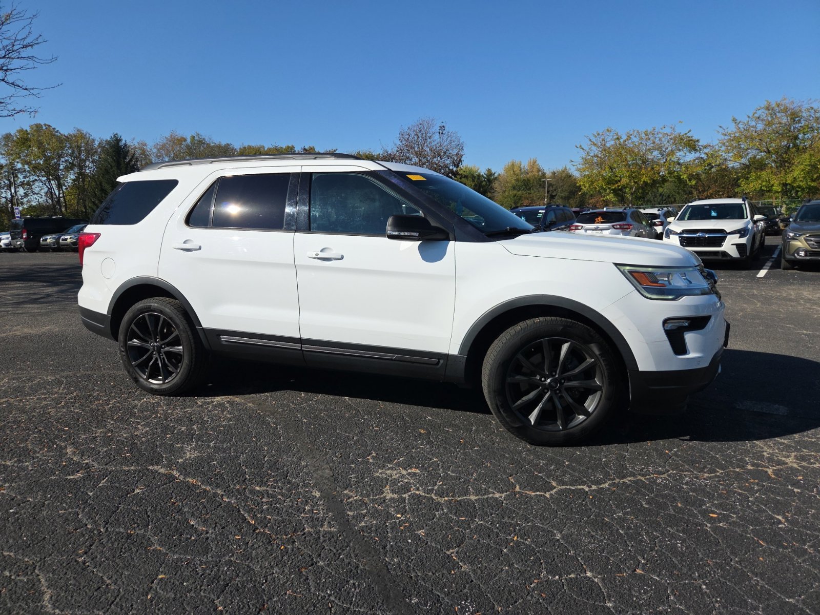 Used 2018 Ford Explorer XLT w/ Equipment Group 202A AWD/4WD image 3