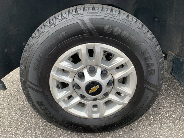 Used 2024 Chevrolet Silverado 2500 LT image 9
