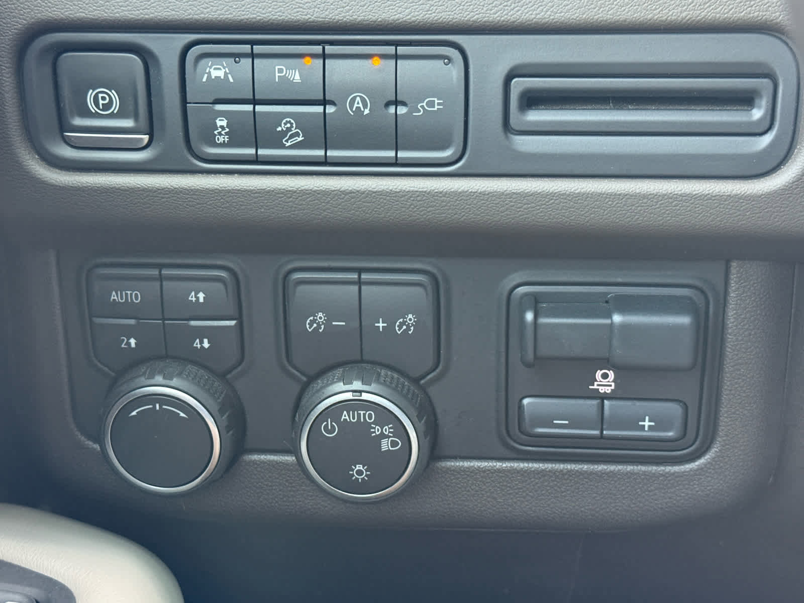 Used 2021 Chevrolet Tahoe Z71 w/ Z71 Signature Package image 25