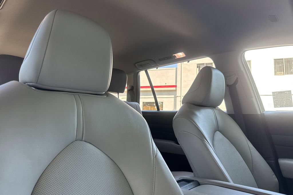 Certified 2025 Toyota Grand Highlander AWD Hybrid image 16