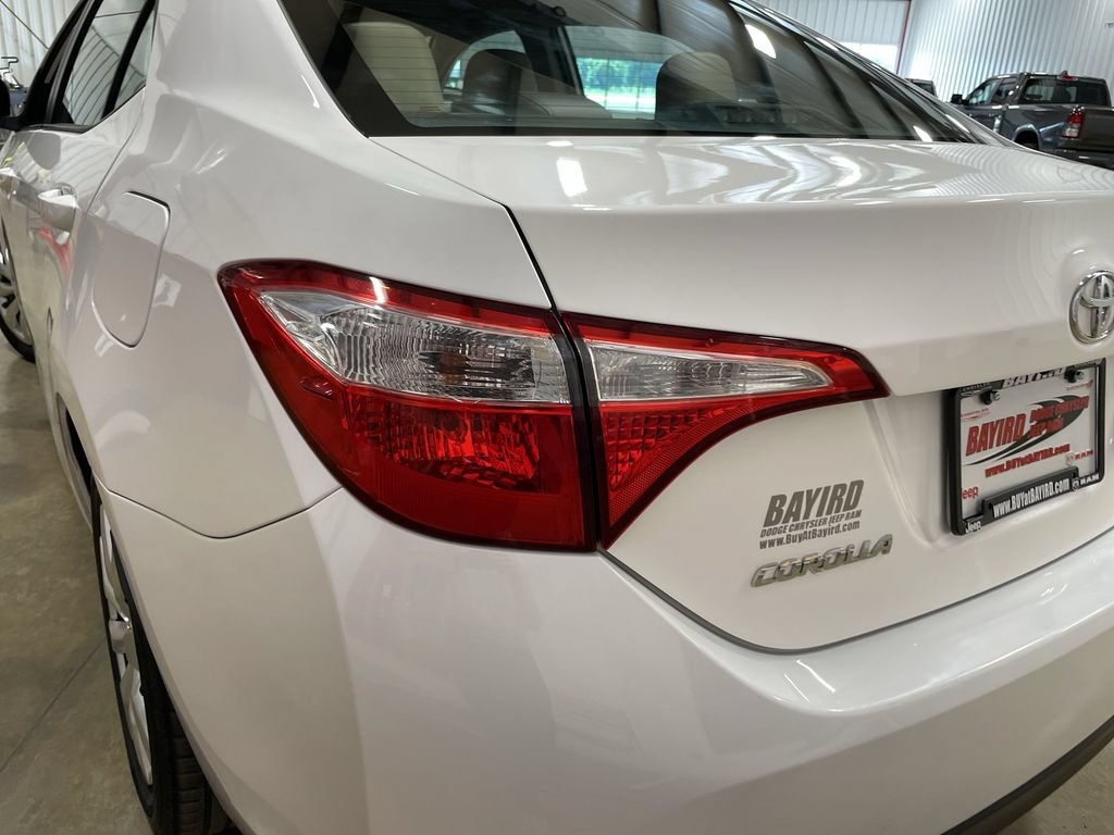 Used 2016 Toyota Corolla LE FWD image 23