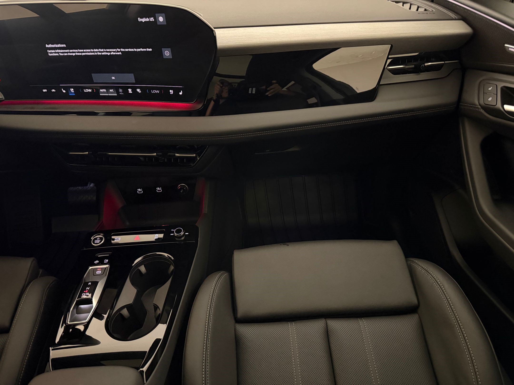 Certified 2025 Audi Q6 e-tron Premium Plus w/ Premium Plus AWD/4WD image 28