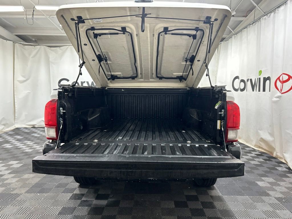 Used 2022 Toyota Tacoma SR AWD/4WD image 16