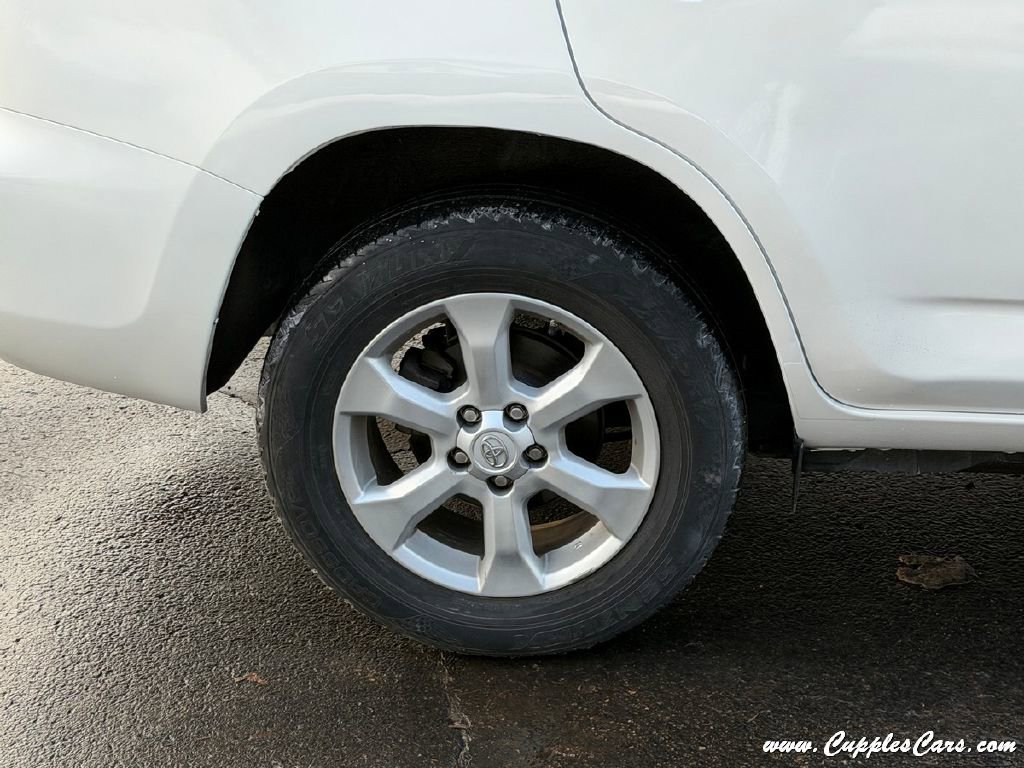 Used 2014 Toyota RAV4 EV image 43