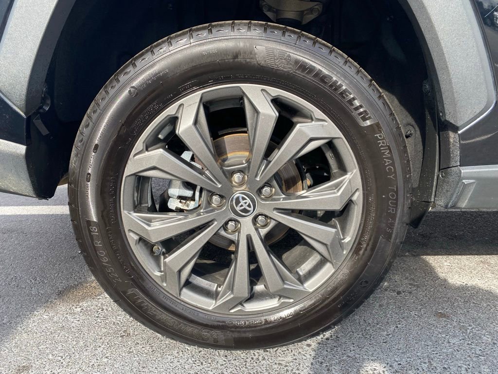 Used 2023 Toyota RAV4 Limited image 29