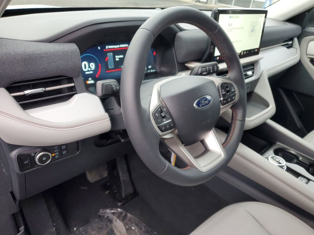 New 2026 Ford Explorer Active w/ Active Comfort Package image 11