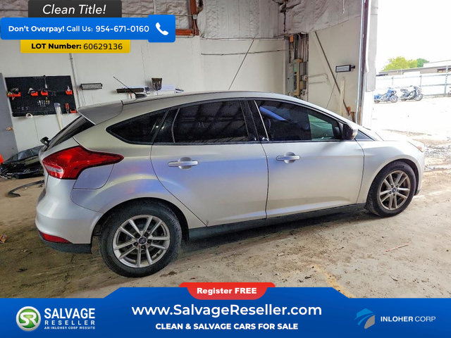 Used 2015 Ford Focus SE FWD image 4