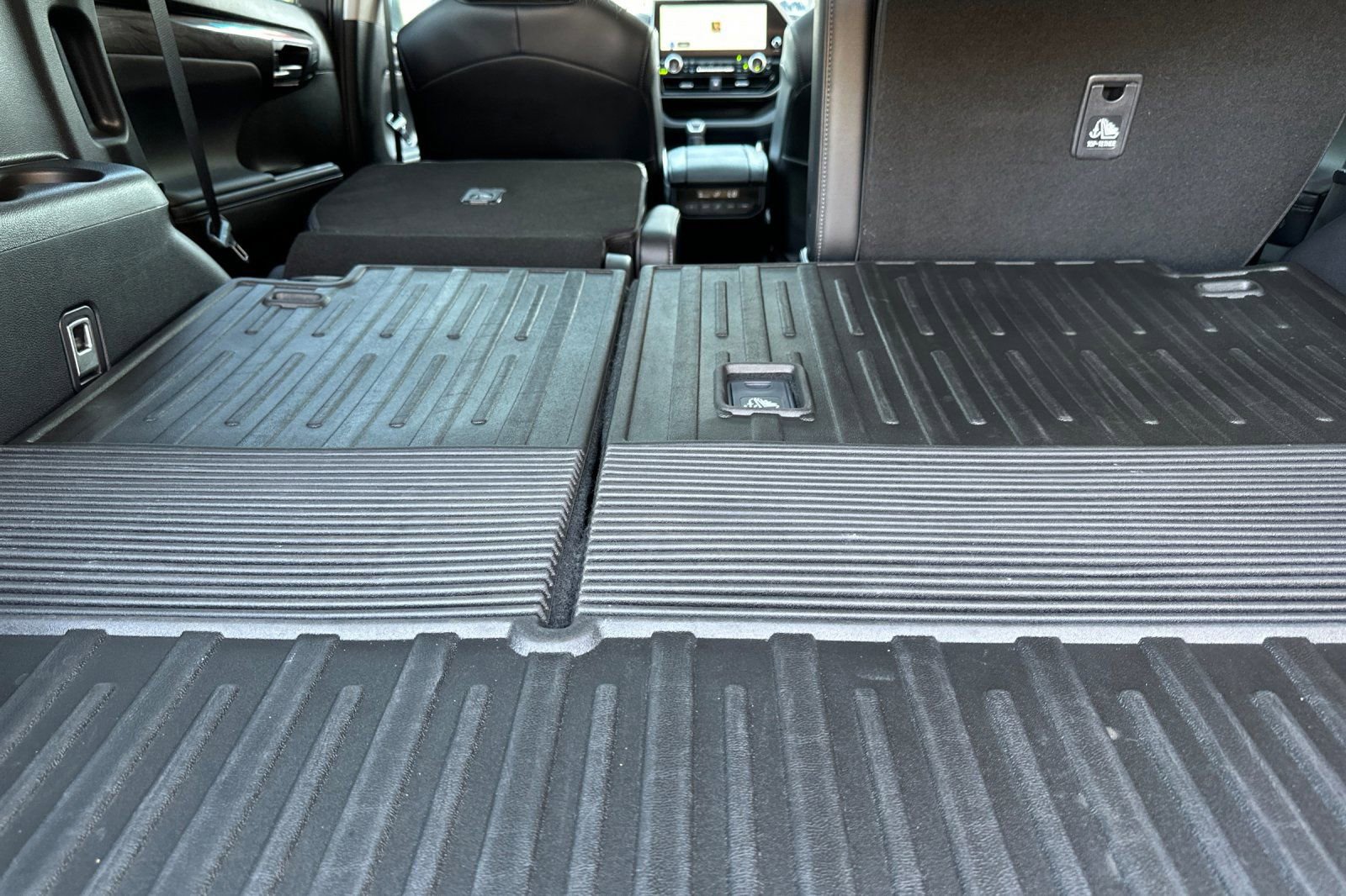 Used 2026 Toyota Highlander Limited image 18