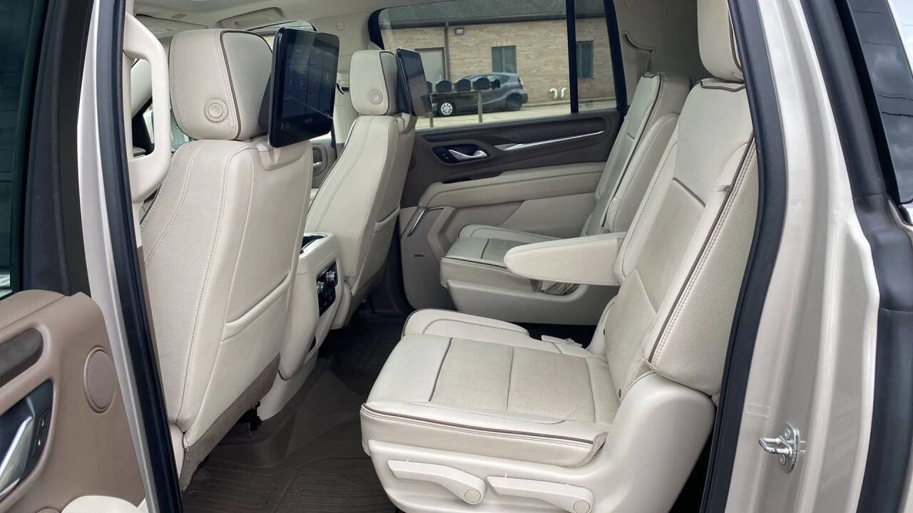 Used 2021 GMC Yukon XL Denali w/ Denali Premium Package image 28