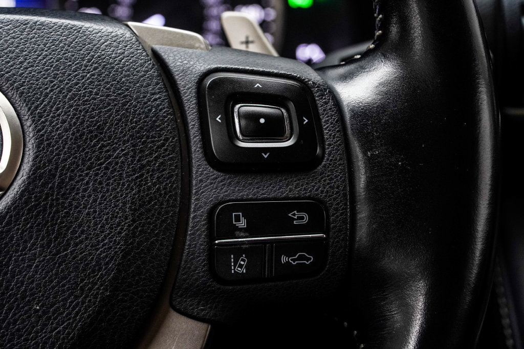 Used 2020 Lexus IS 300 AWD w/ Premium Package image 35
