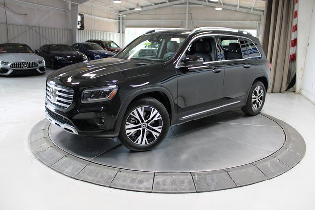 Used 2024 Mercedes-Benz GLB 250 4MATIC w/ Exclusive Package image 4