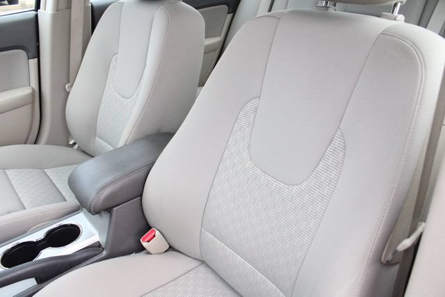 Used 2010 Ford Fusion SE FWD image 5