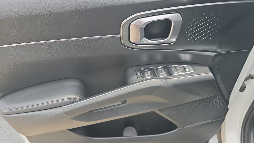 Used 2022 Kia Sorento S FWD image 16