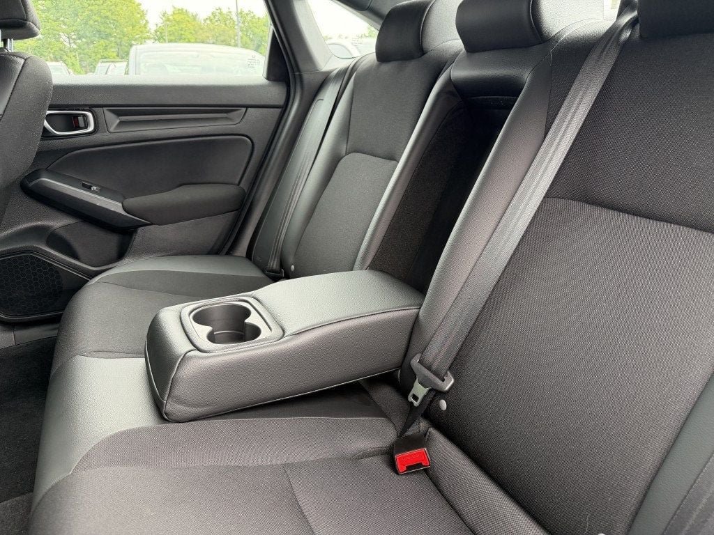 Used 2025 Honda Civic Sport image 27