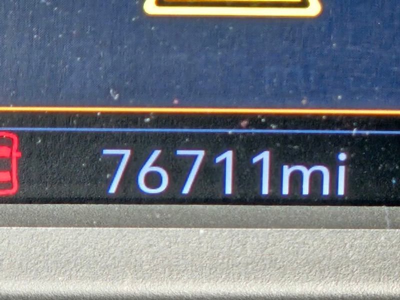 Used 2021 Chevrolet Tahoe Premier w/ Premium Package image 26