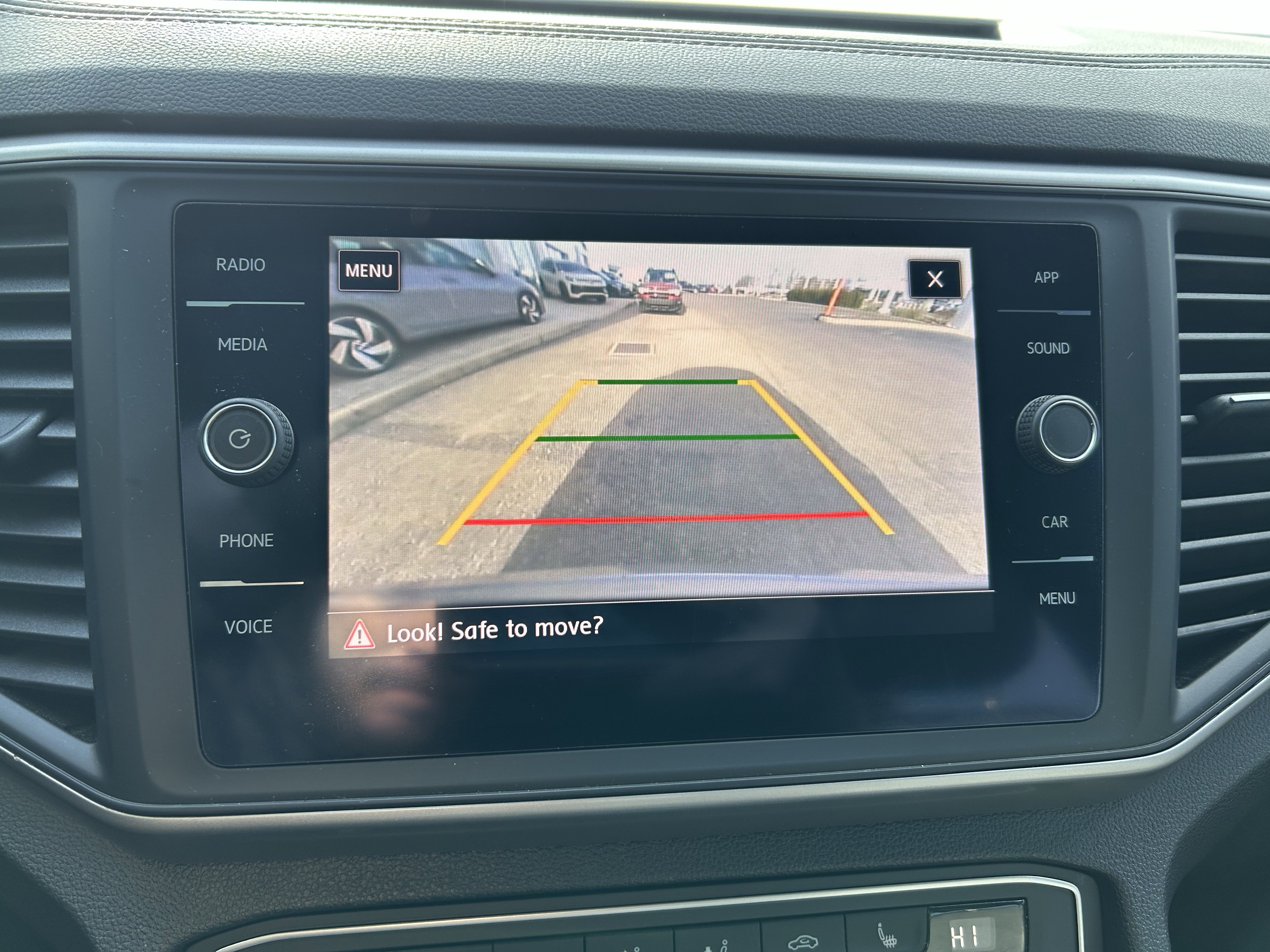 Used 2020 Volkswagen Atlas Cross Sport SE w/ Panoramic Sunroof Package AWD/4WD image 13