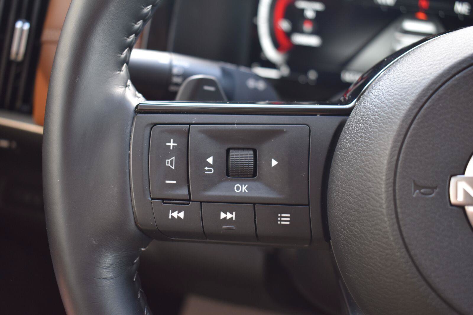 Used 2025 Nissan Pathfinder Platinum w/ Cargo Package FWD image 36