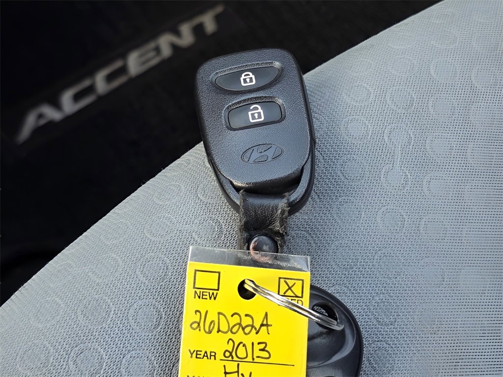 Used 2013 Hyundai Accent SE image 34