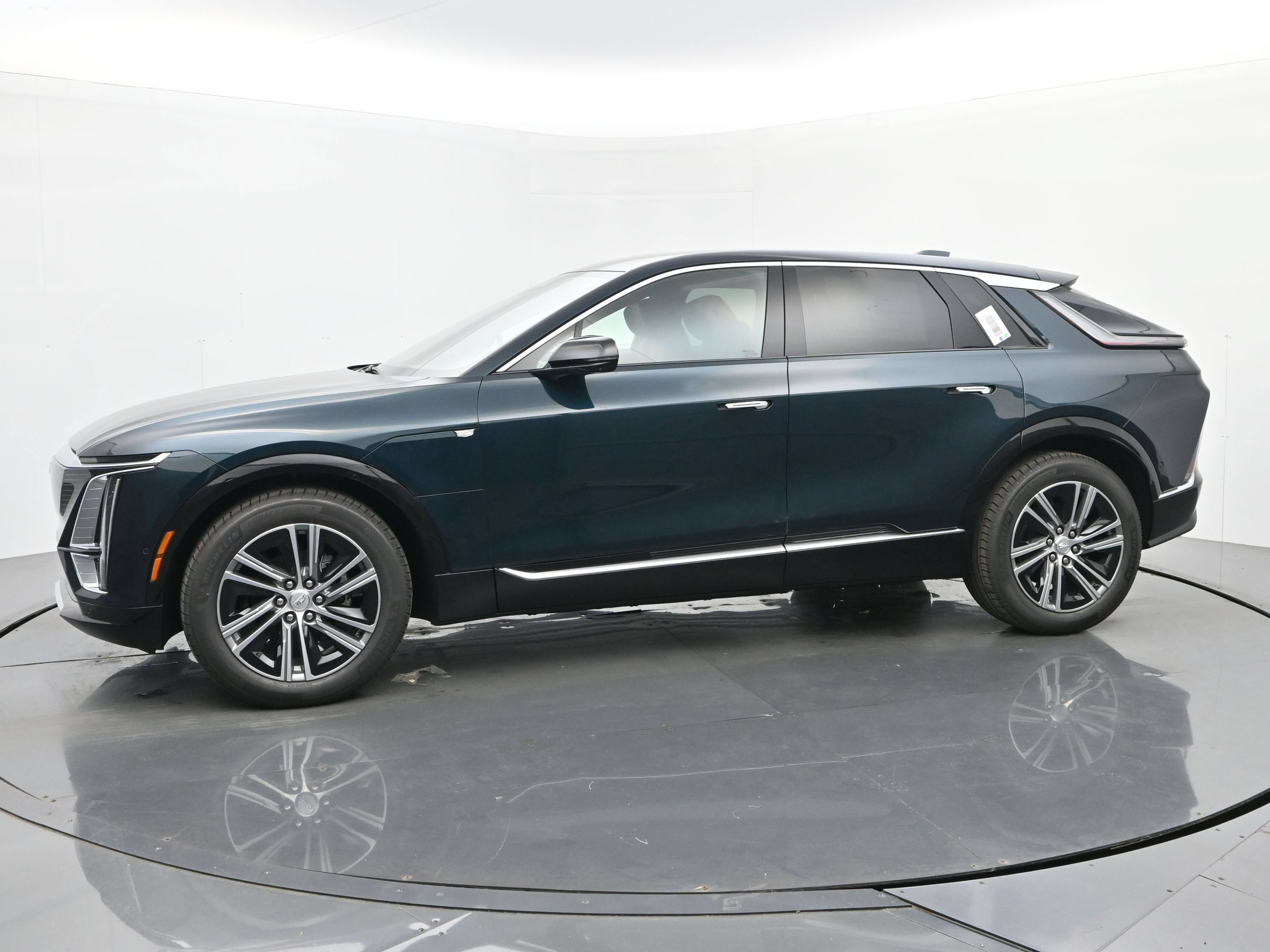 New 2026 Cadillac Lyriq Luxury w/ LPO, Floor Liner Package AWD/4WD image 2