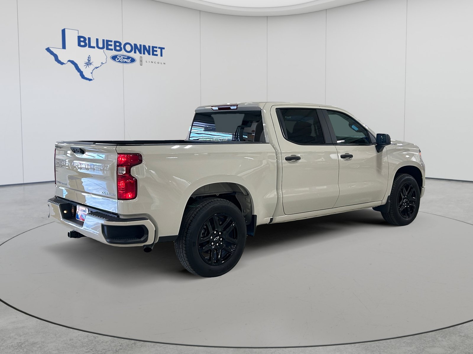Used 2026 Chevrolet Silverado 1500 Custom RWD image 5