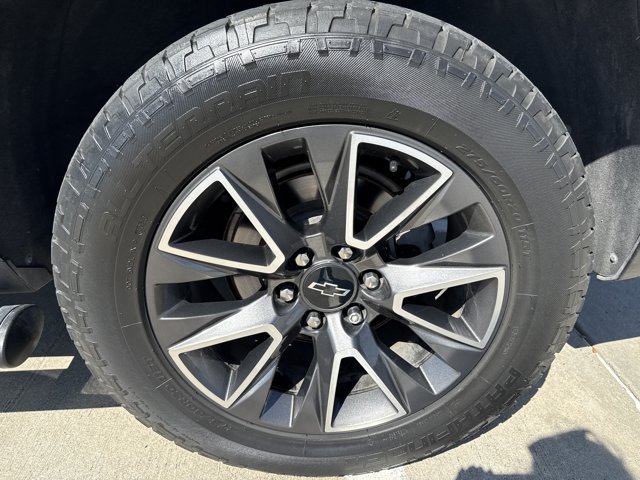 Used 2021 Chevrolet Tahoe Z71 w/ Rear Media and Nav Package AWD/4WD image 19