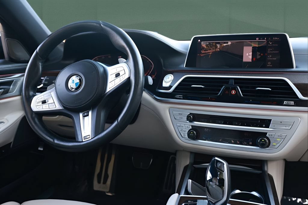 Used 2020 BMW 750i xDrive w/ Executive Package AWD/4WD image 22