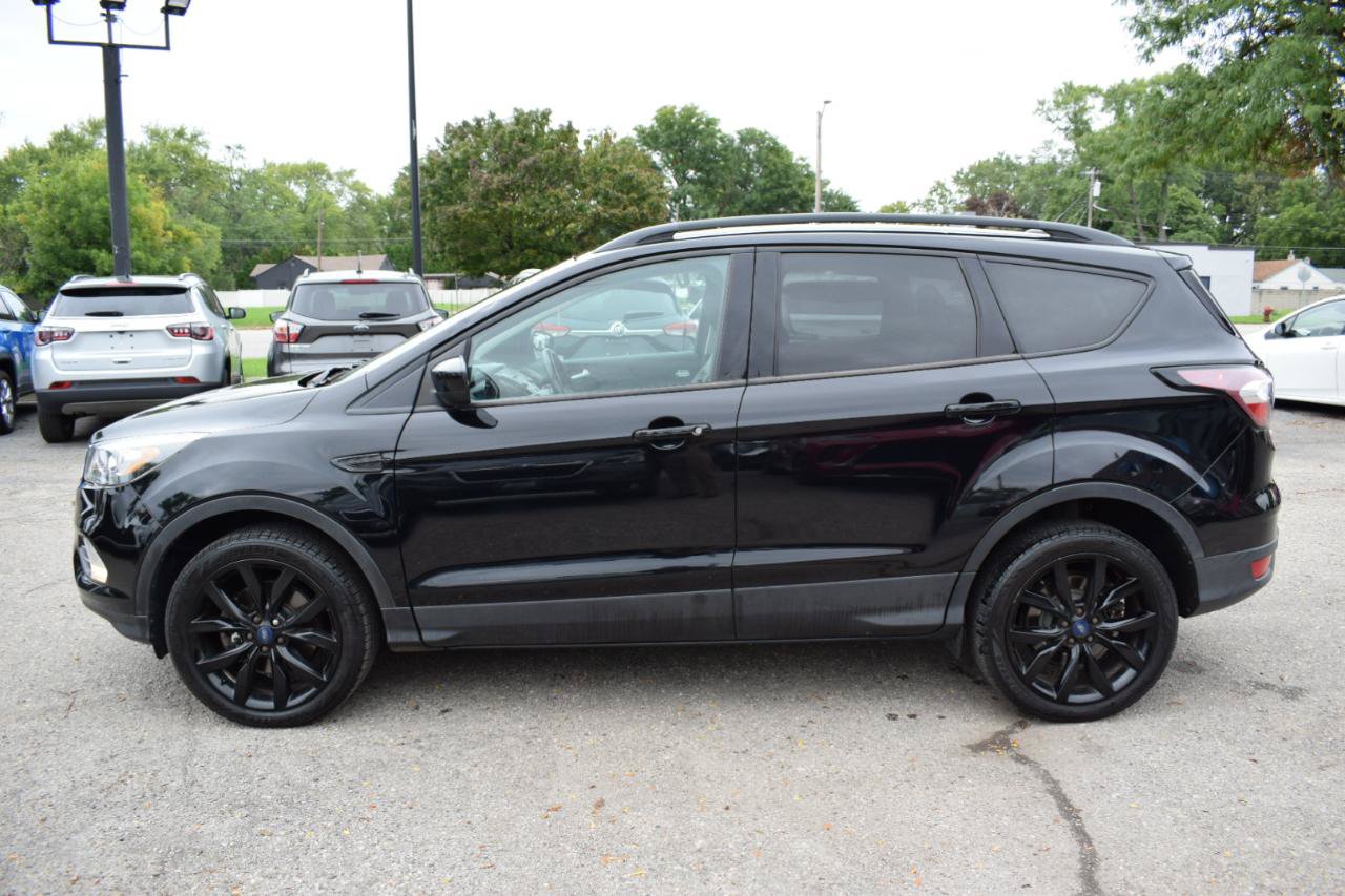 Used 2018 Ford Escape SE w/ SE Sport Appearance Package AWD/4WD image 9