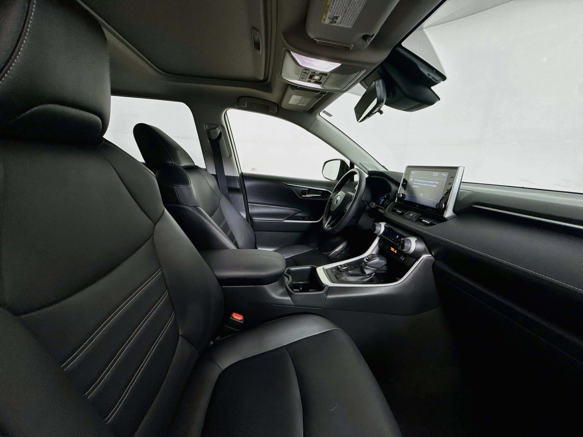 Certified 2022 Toyota RAV4 XLE Premium AWD/4WD image 29