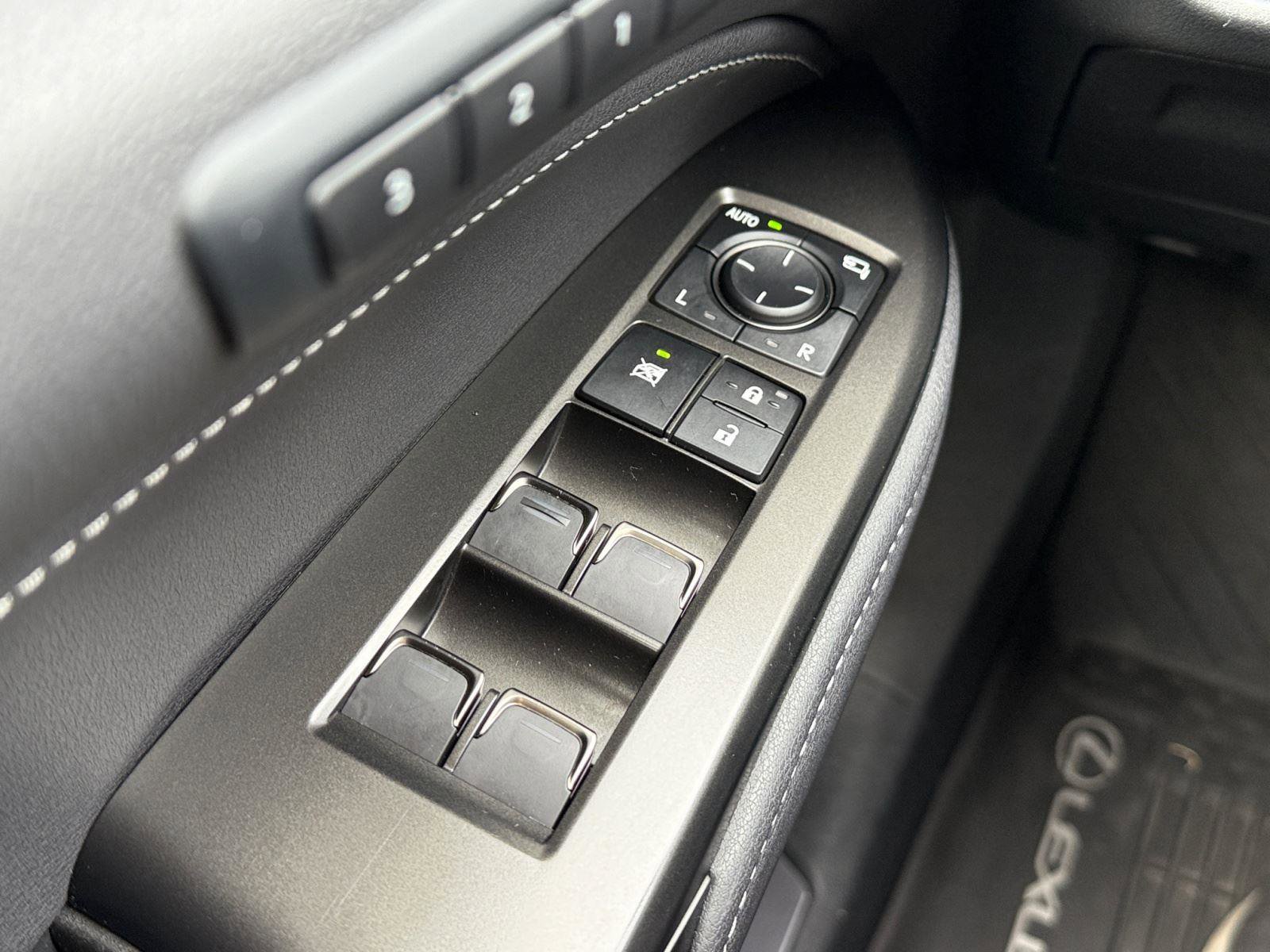 Used 2025 Lexus NX 250 FWD w/ Accessory Package (2T) image 18