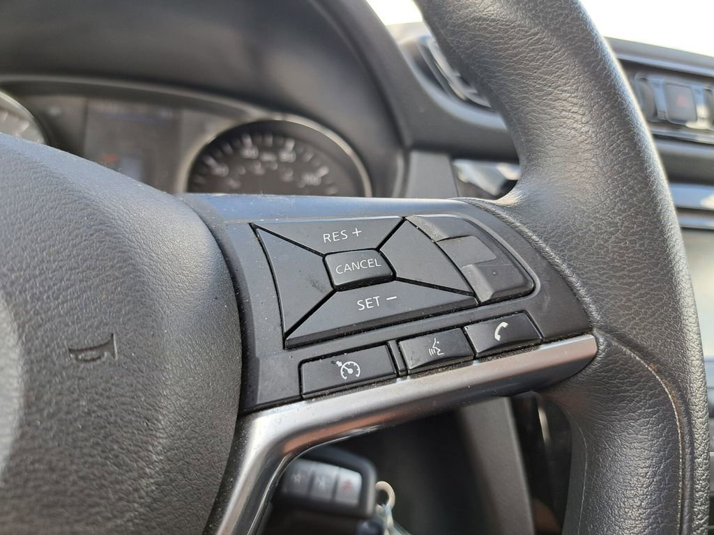 Used 2022 Nissan Rogue Sport S image 13