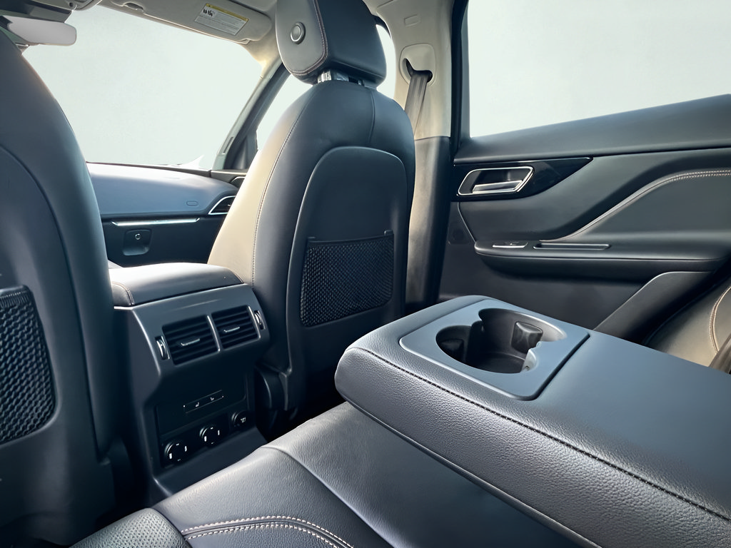 Used 2019 Jaguar F-PACE Prestige AWD/4WD image 16