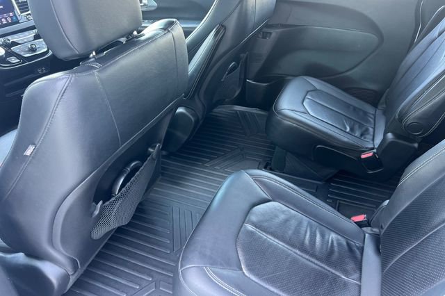 Used 2019 Chrysler Pacifica Touring-L w/ Advanced Safetytec Group image 14